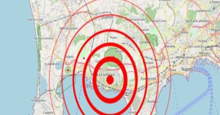 In Italy, a very strong earthquake has just shaken the region: panic and people in the streets. (2/2)