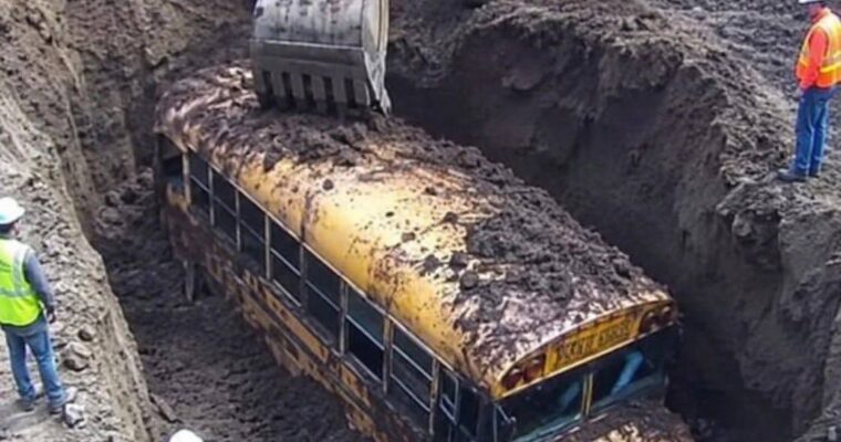 15 Children Vanished on a Field Trip in 1986 — 39 Years Later, the School Bus Is Found Buried – Flavor Tips
