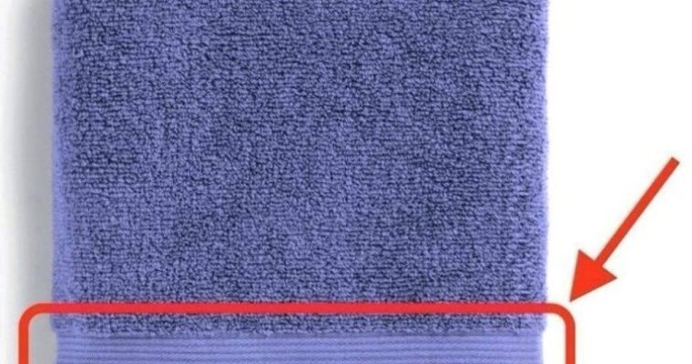 Why Do Bath Towels Have Lines? The Practical Design Detail Most People Miss