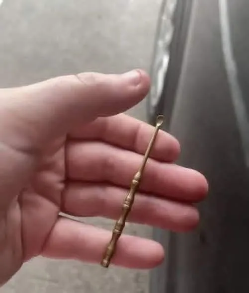 What Is This Small Metal Tool? A Complete Guide to Ear Picks, Their Uses, and Safety