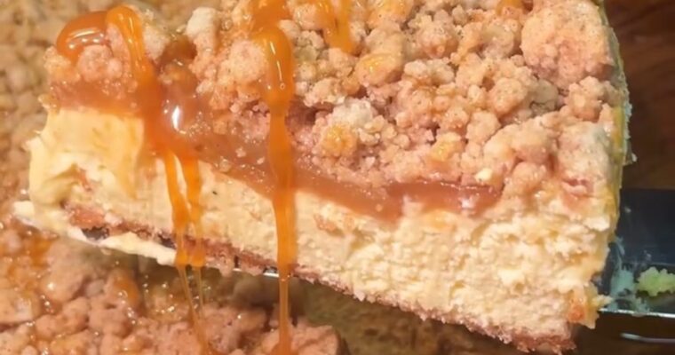 Salted Caramel Apple Pie Cheesecake 🍎🍮