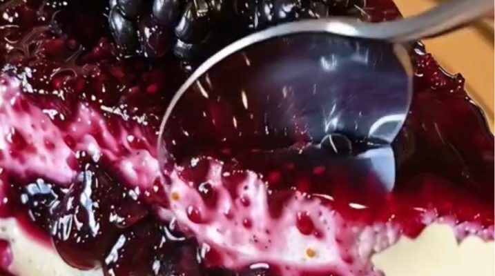Decadent Blackberry Cheesecake